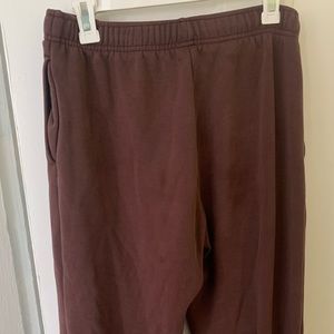 Senita the Classic Sweatpants in Fossil size medium